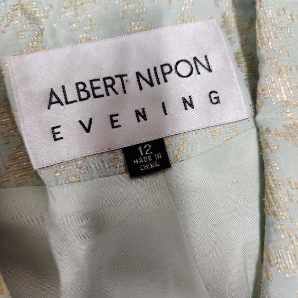 Albert Nipon Suit - Picture 4 of 8
